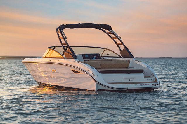 2025 Sea Ray SDX 270
