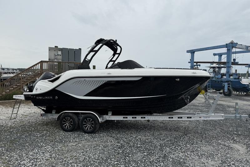 2026 Bayliner D22
