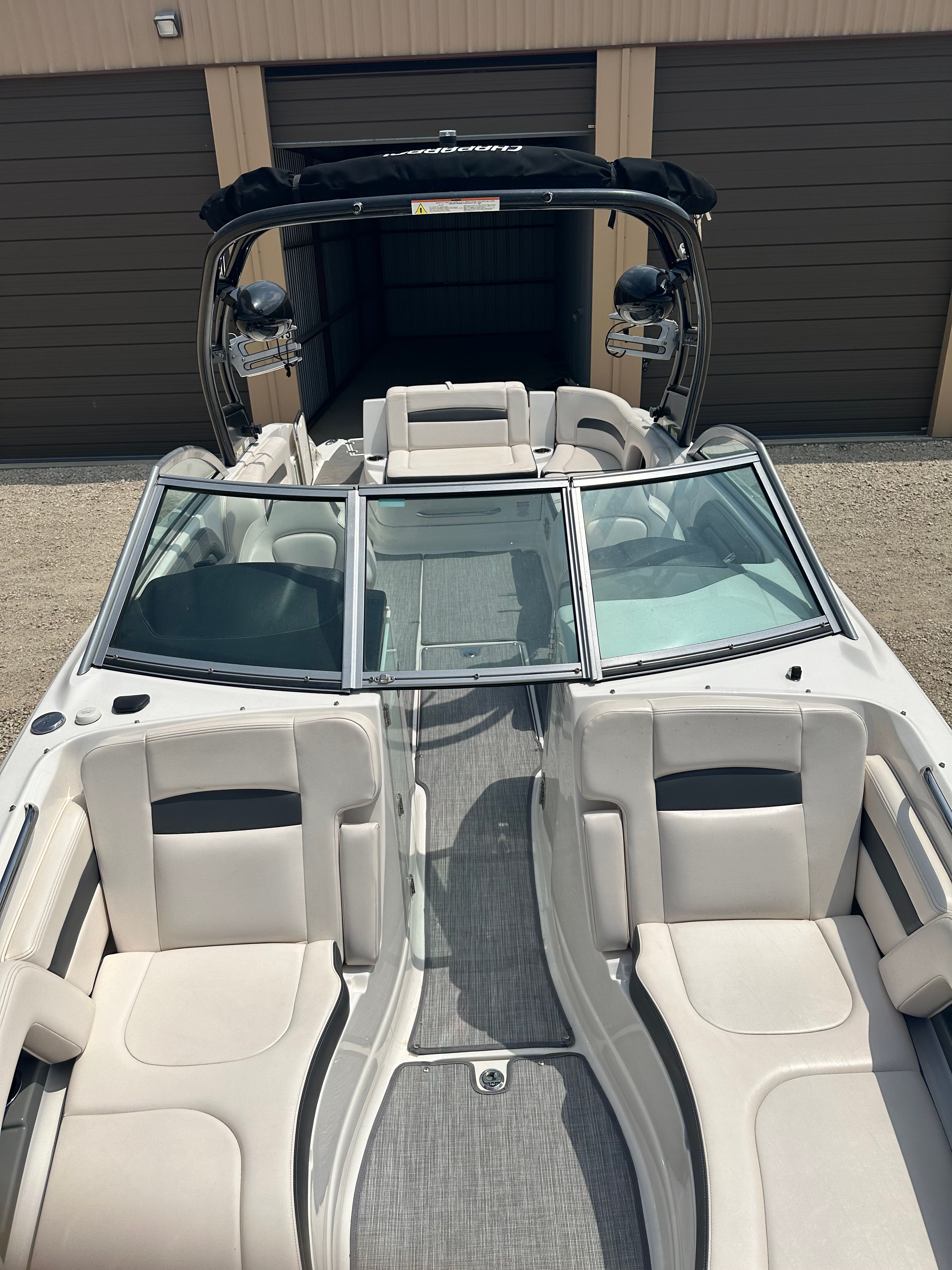 2017 Chaparral Extreme 264 Surf - 11