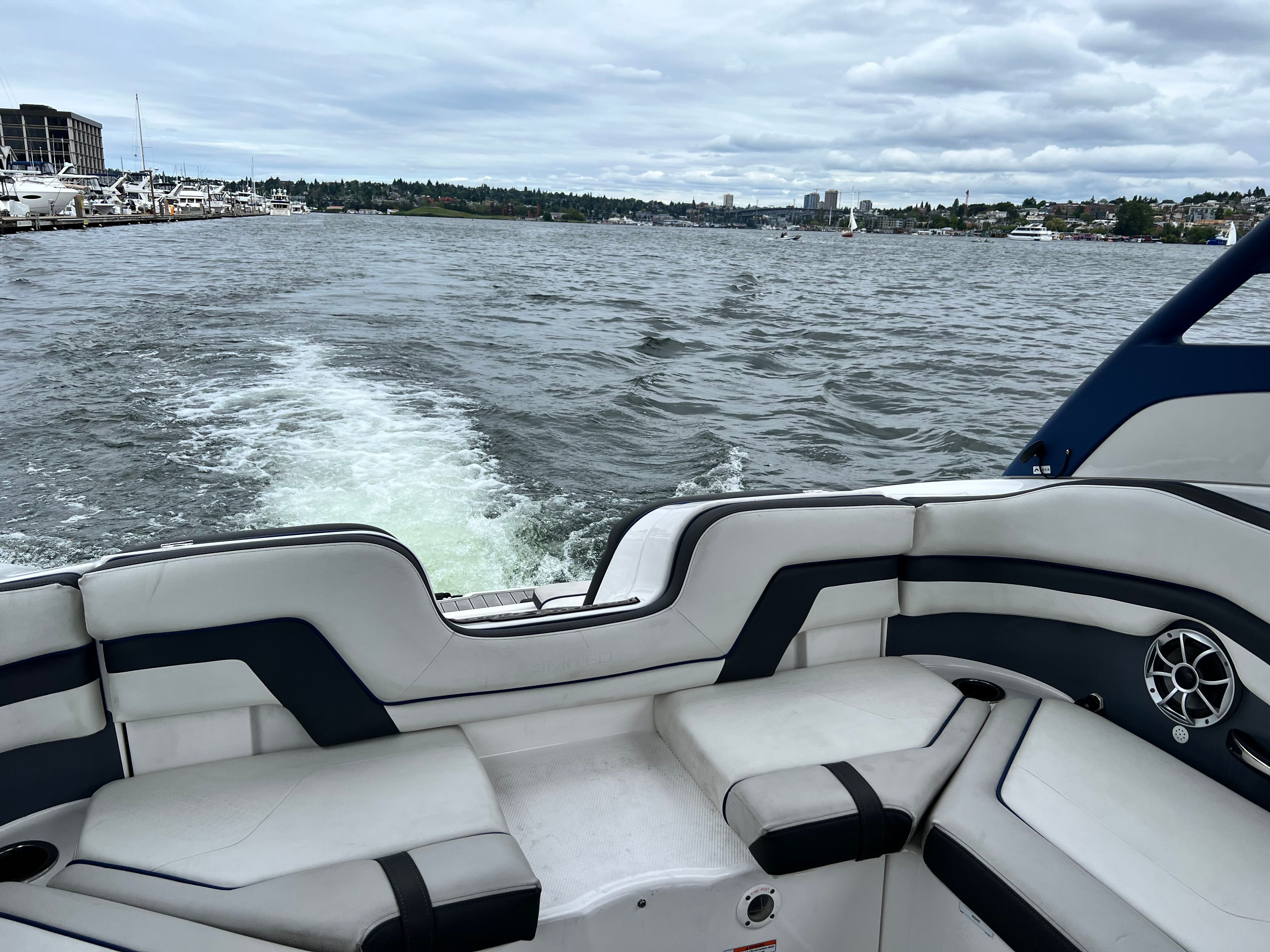 2020 Yamaha Boats 242SE - 8
