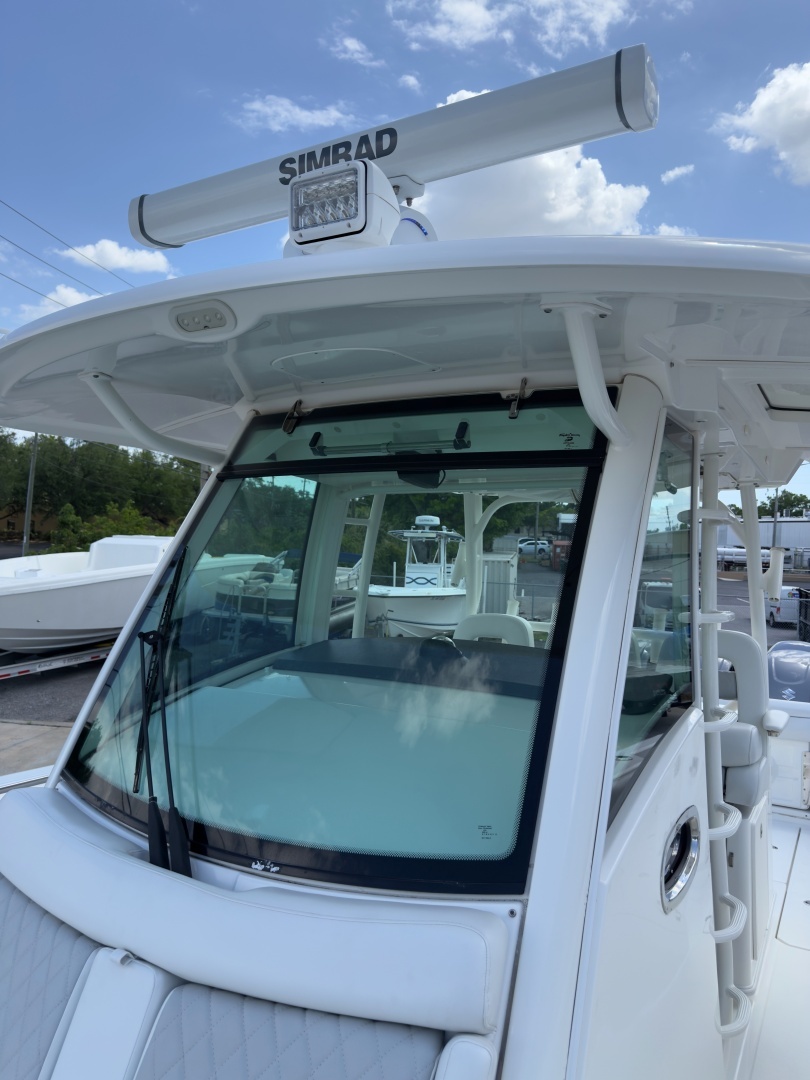 2016 Boston Whaler 350 Outrage - Image 22