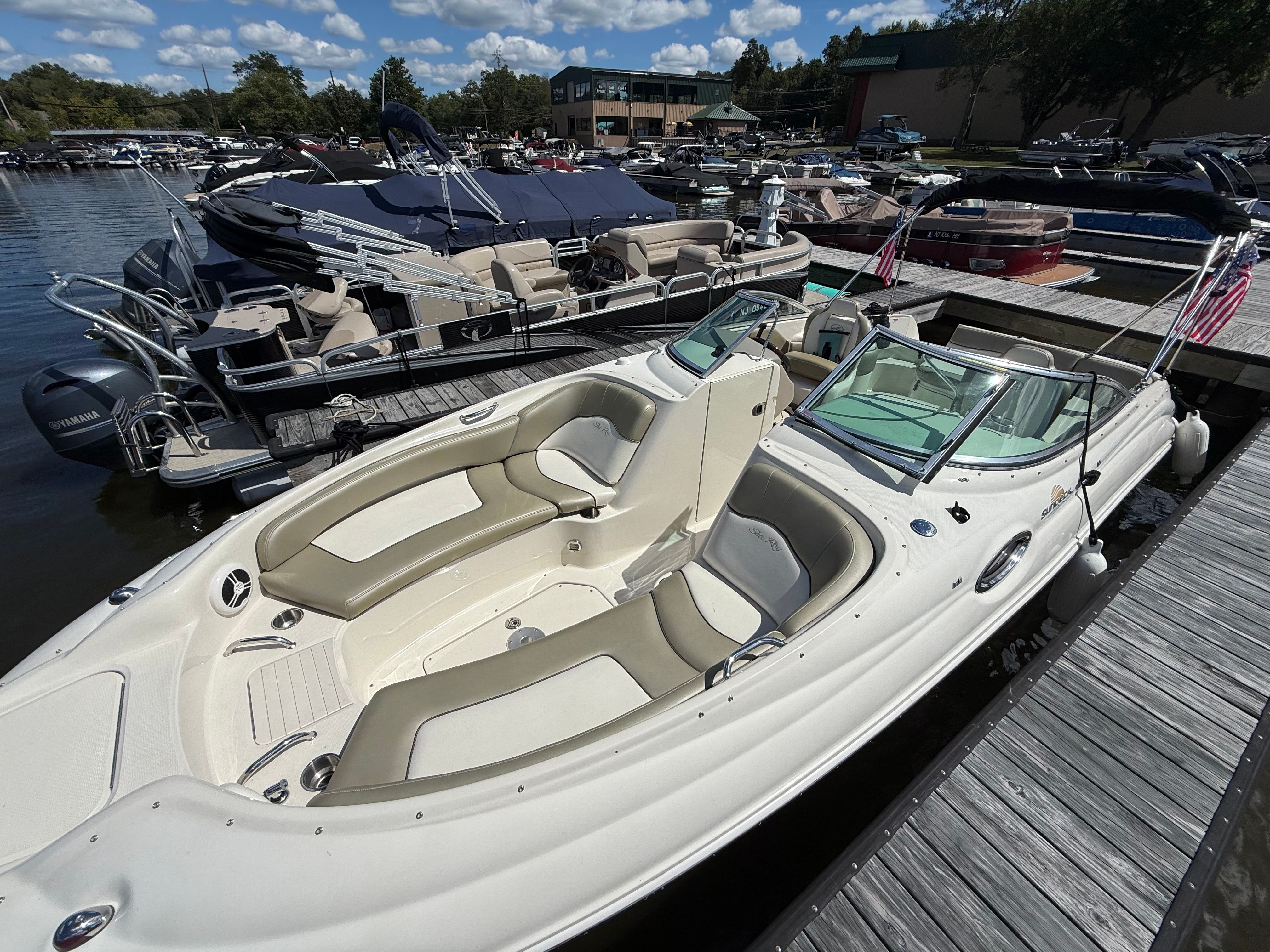 2008 Sea Ray 240 Sundeck