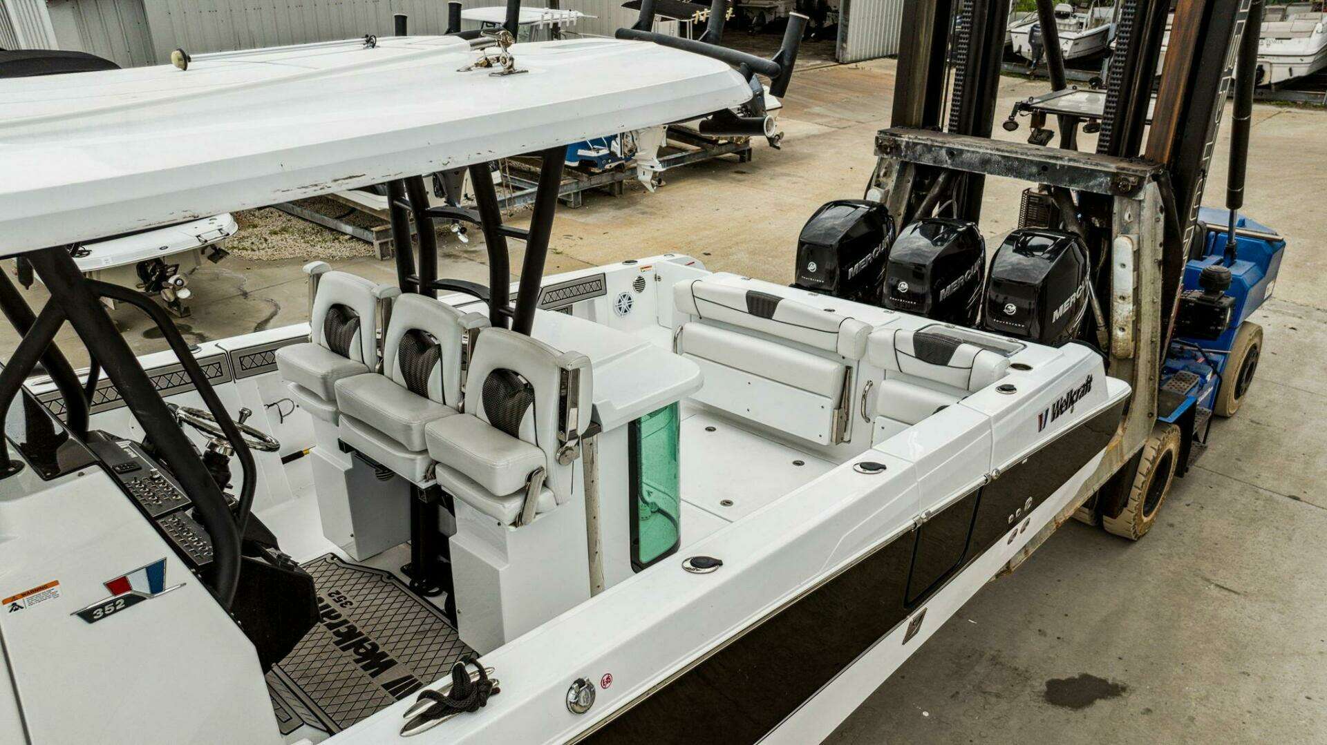 2023 Wellcraft 352 Fisherman Center Console - Image 40