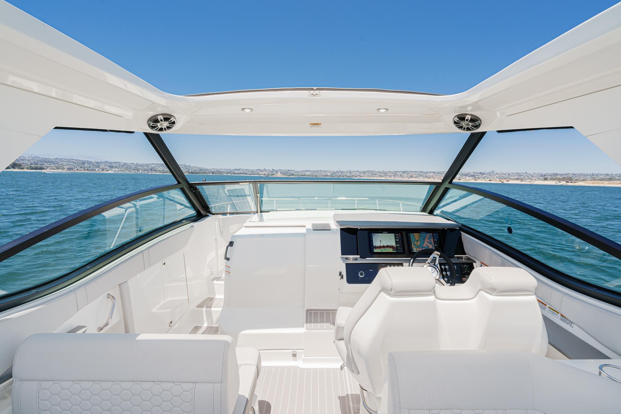 2024 Sea Ray Sundancer 320 Outboard - 31