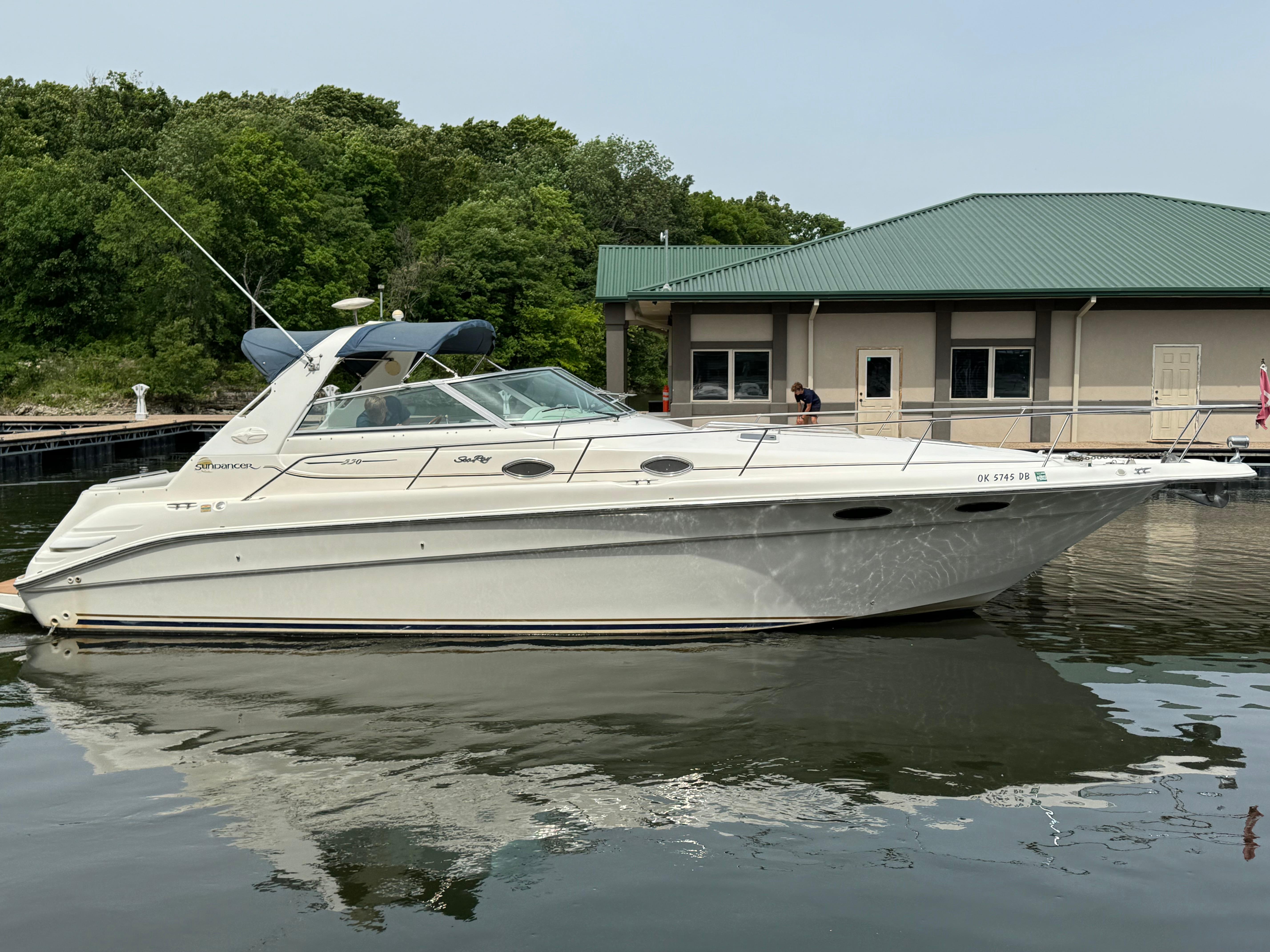 1998 Sea Ray Sundancer 330