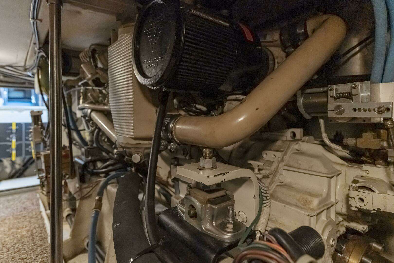 1997 Bayliner 4788 - Image 9