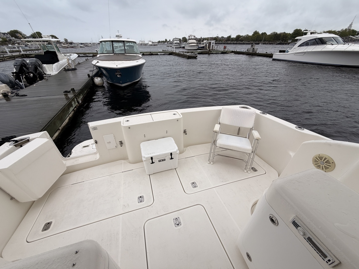 2006 Silverton 38 Convertible - Image 7