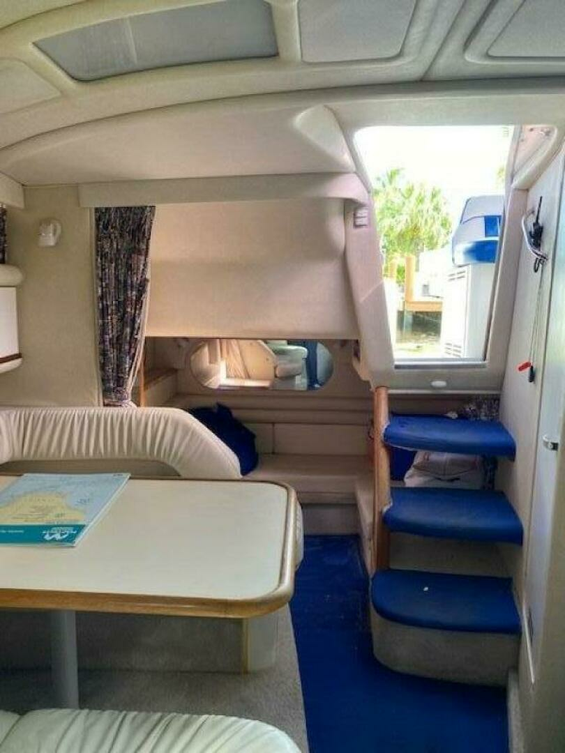 1997 Sea Ray 330 Sundancer - Image 12
