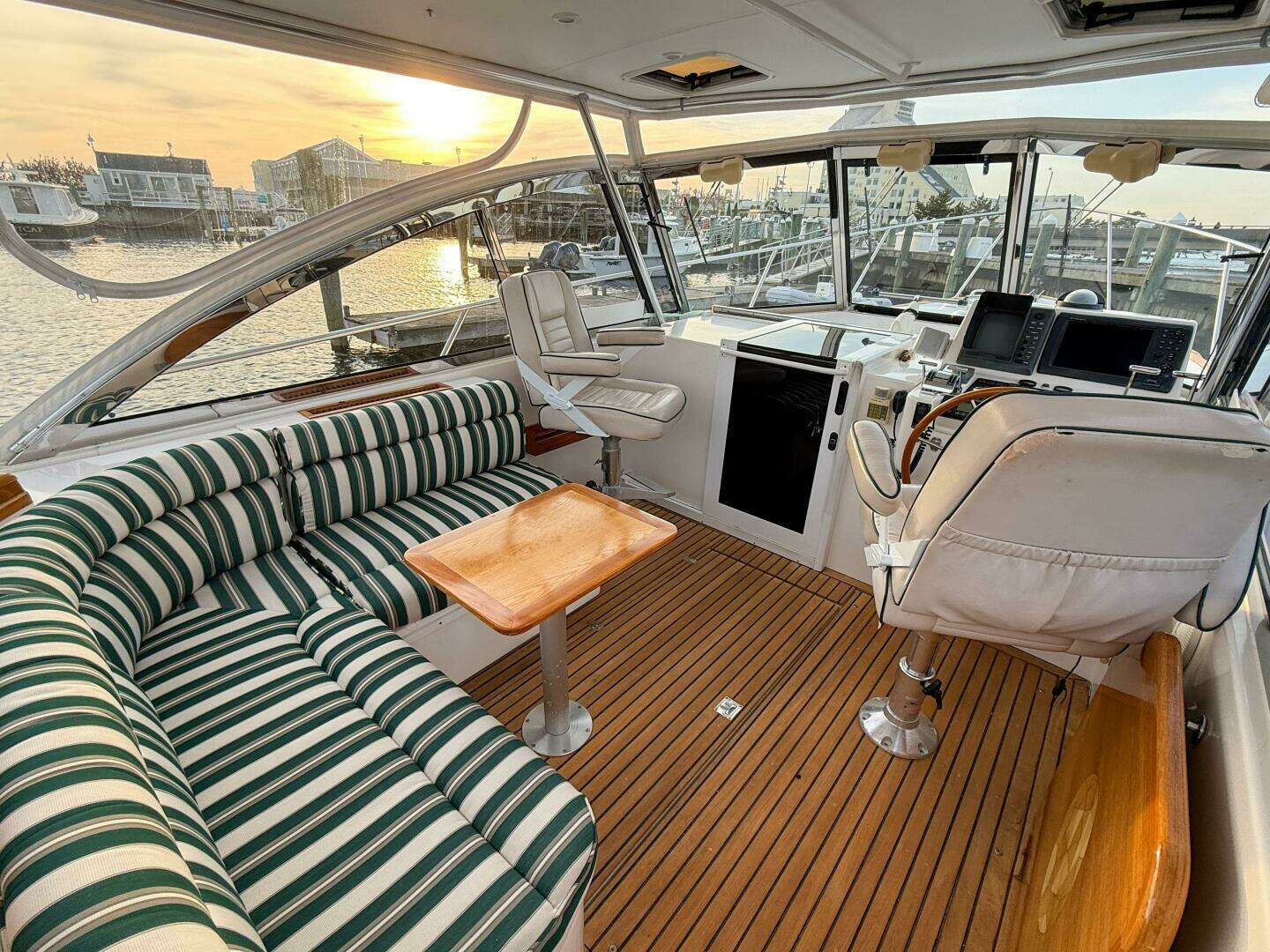 2002 Legacy 34 Express Twin Jet - Image 15
