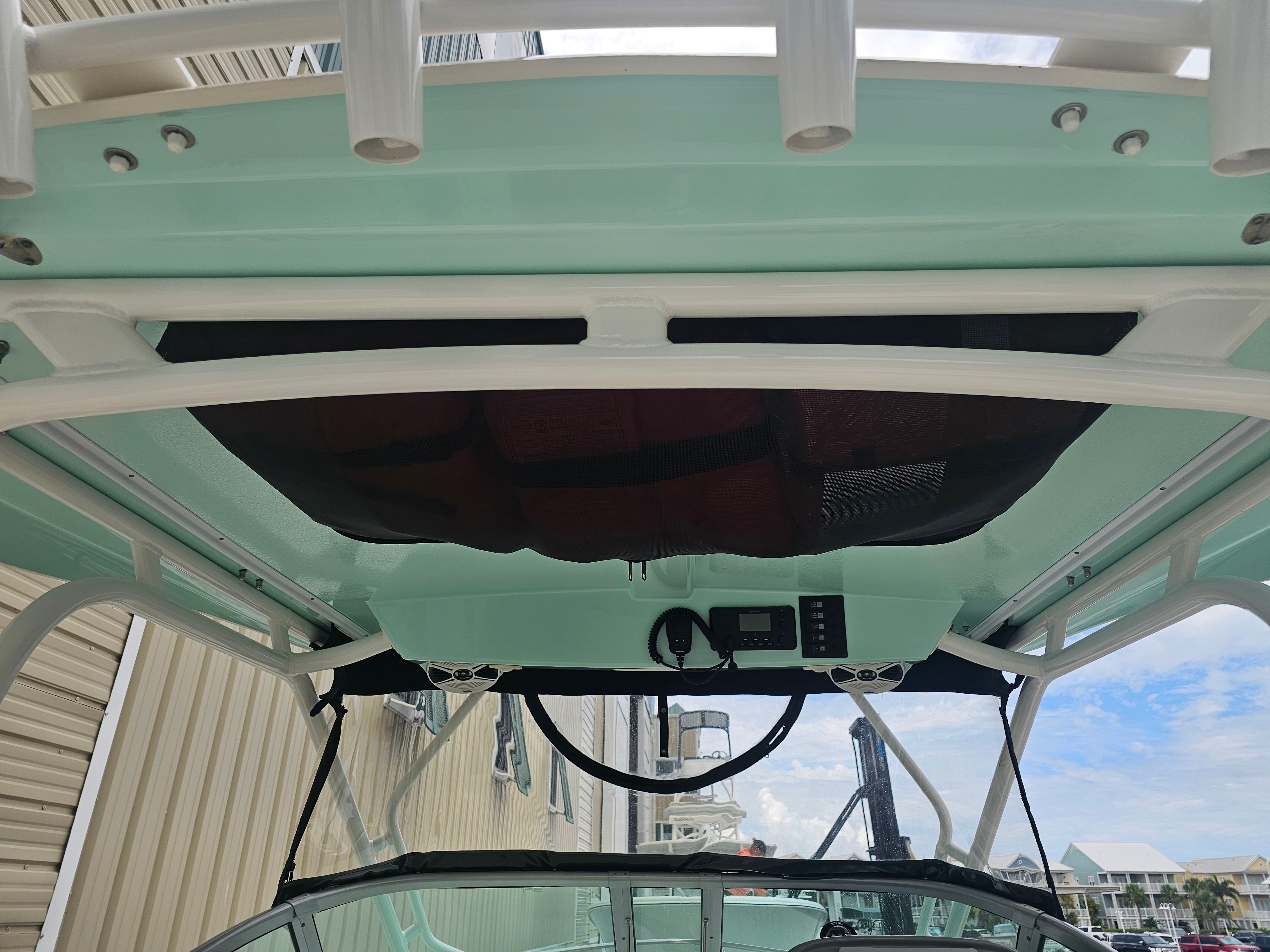2017 Robalo R265 Walkaround - 47
