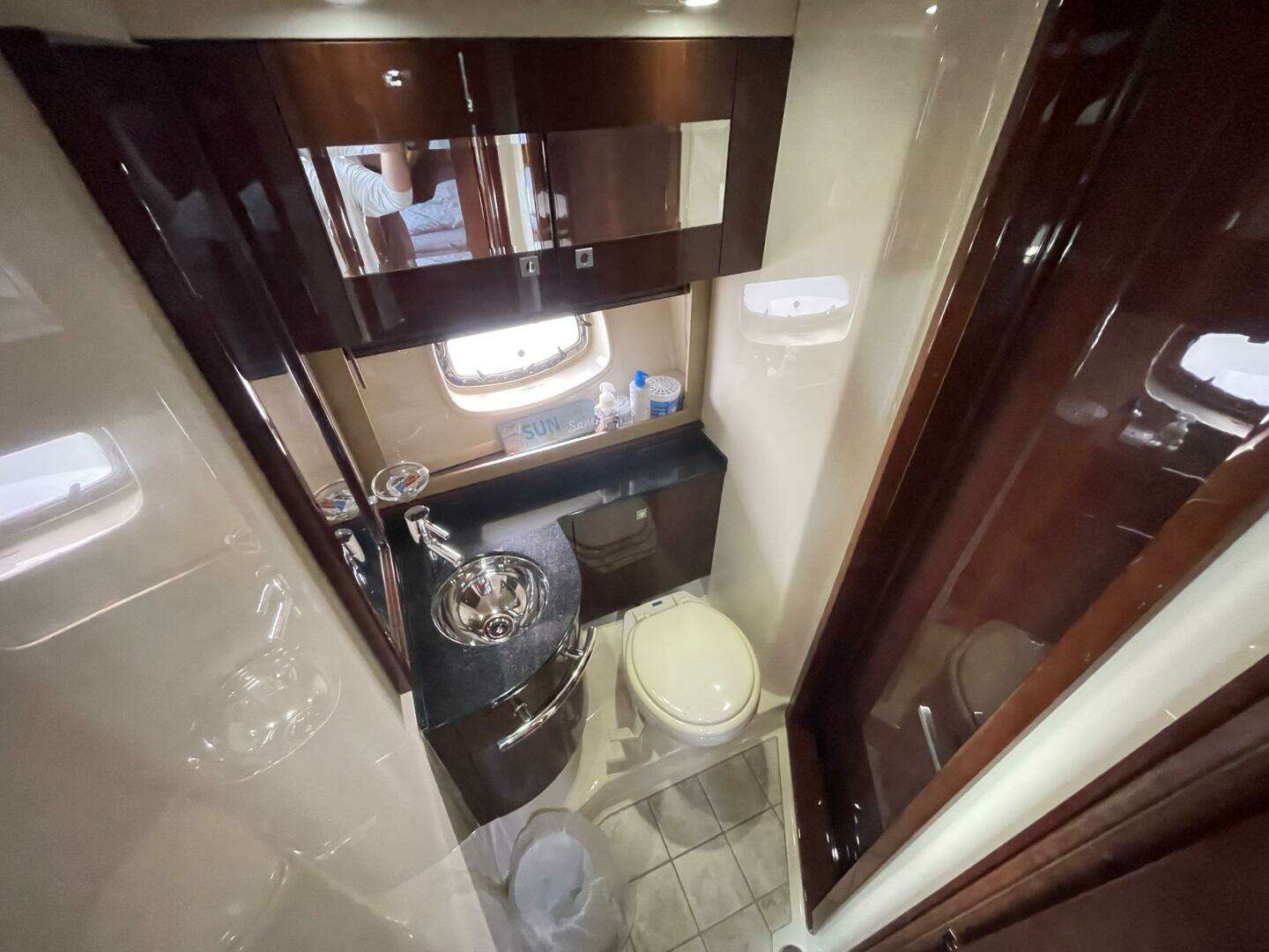 2010 Sea Ray 450 Sundancer - Image 70