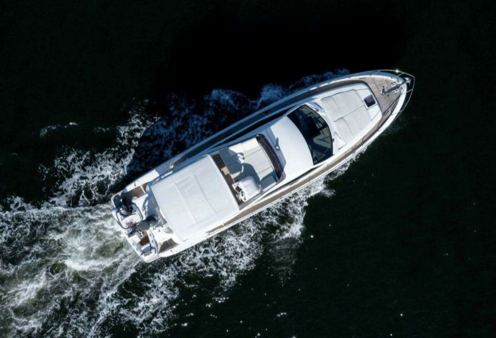 2018 Ferretti Yachts — - Image 6