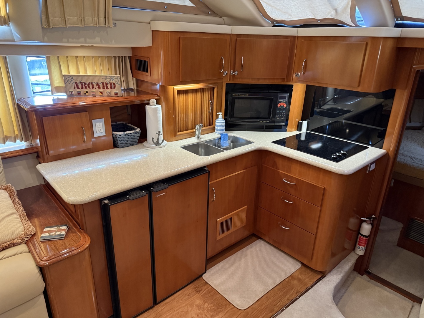 2006 Carver 44 CMY - Image 9