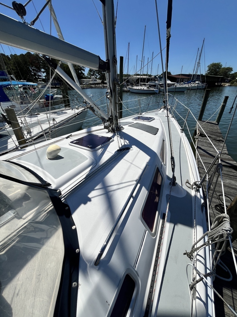 2006 Hunter 36 - Image 3