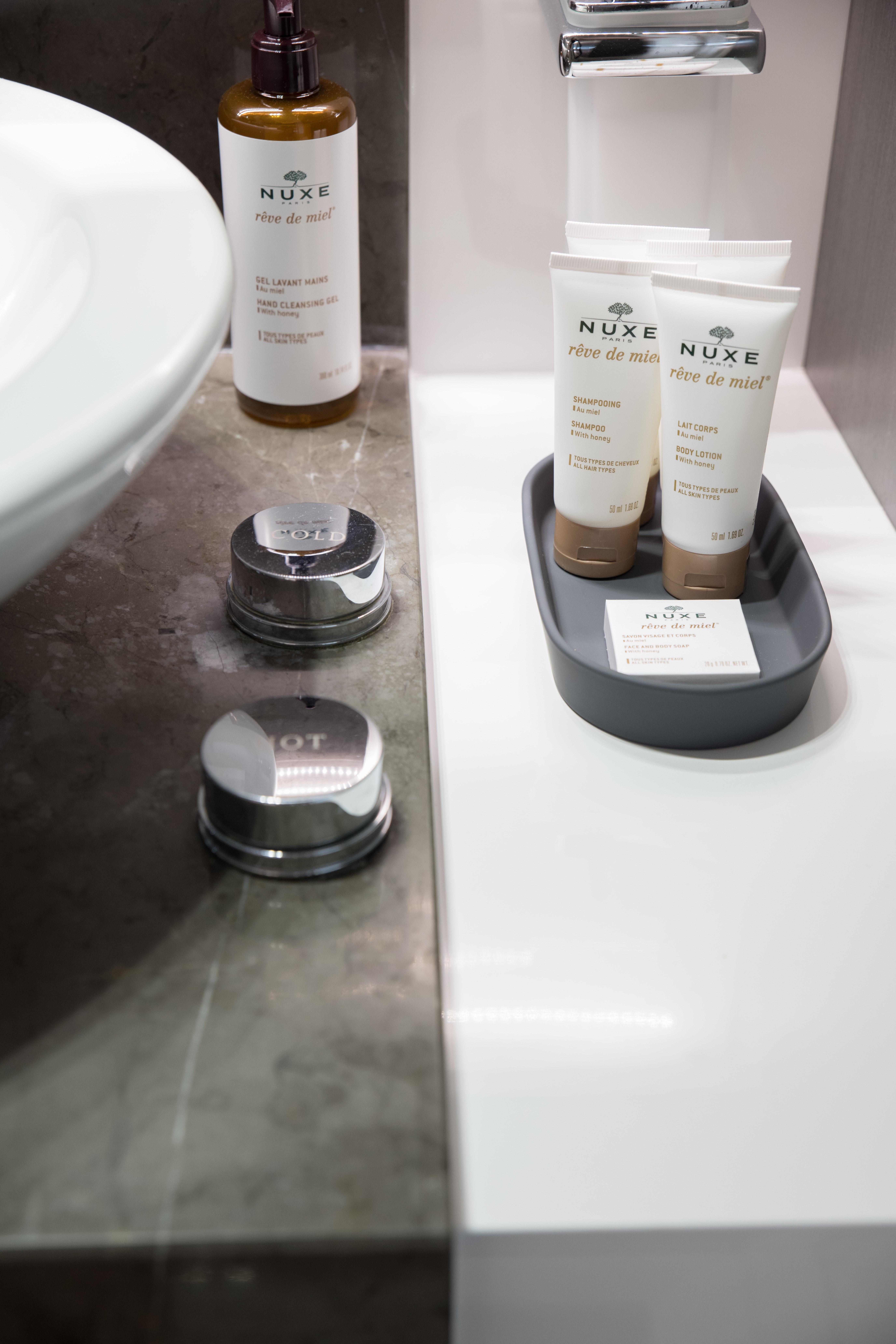 Luxury bathroom amenities on Arcadia Yachts Arcadia 85, 2015 model.
