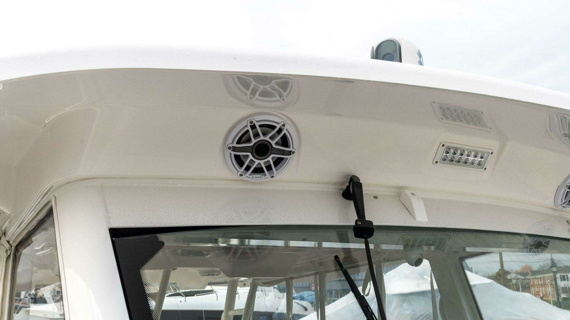 2023 Everglades 455 Center Console - Image 29