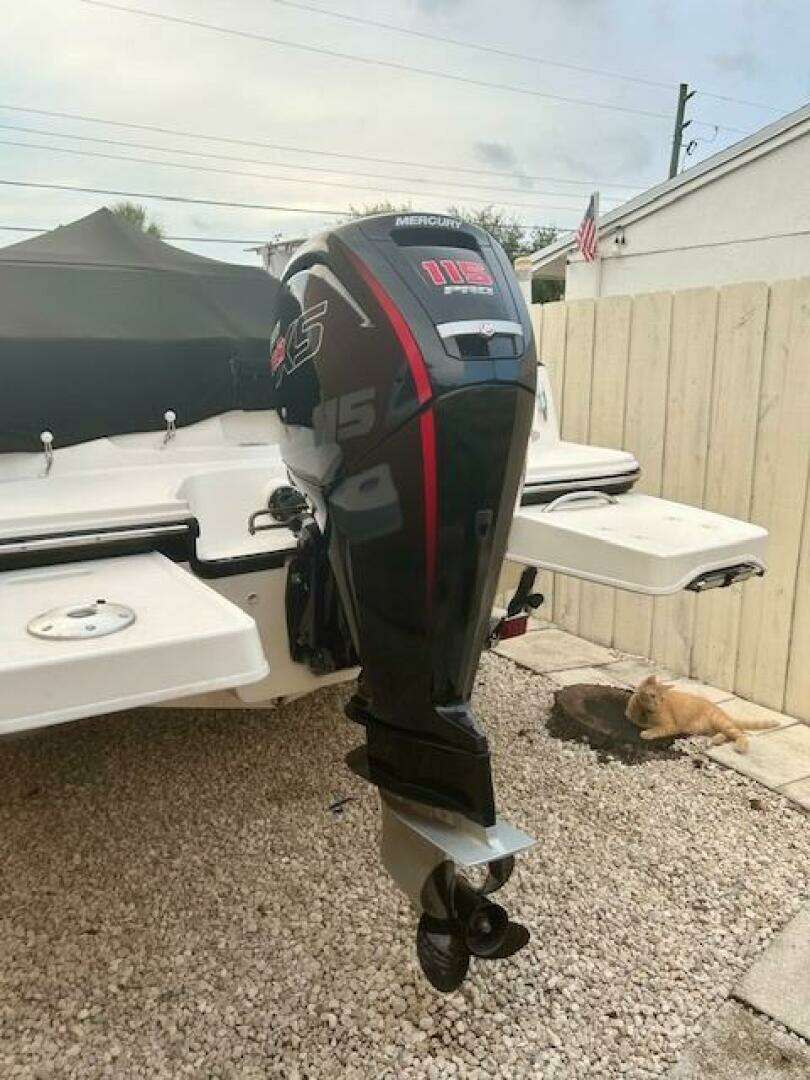 2022 Bayliner DX2000 - Image 24