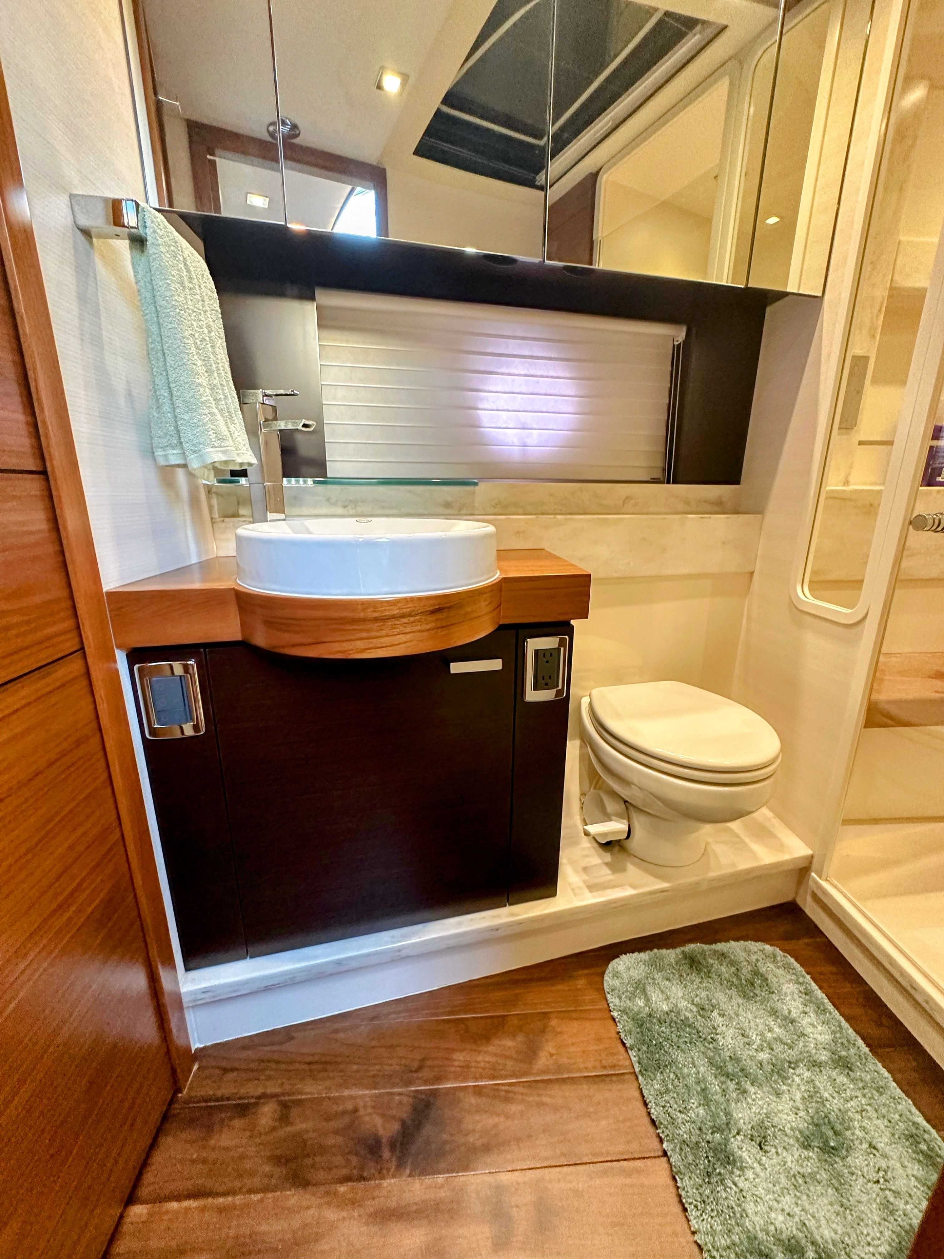 2014 Tiara Yachts 50 Coupe - 32