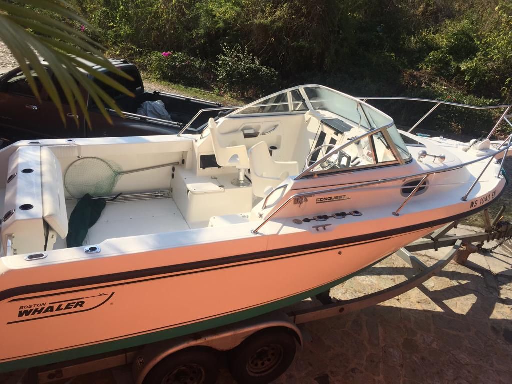 1998 Boston Whaler 23 Conquest - 3