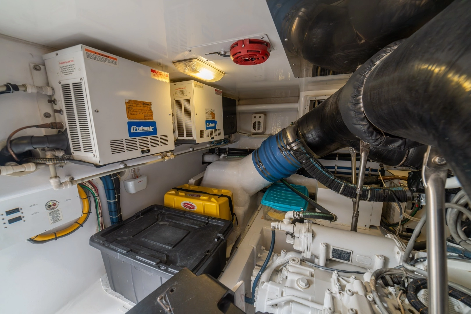 2012 Viking 60 Convertible - Image 73