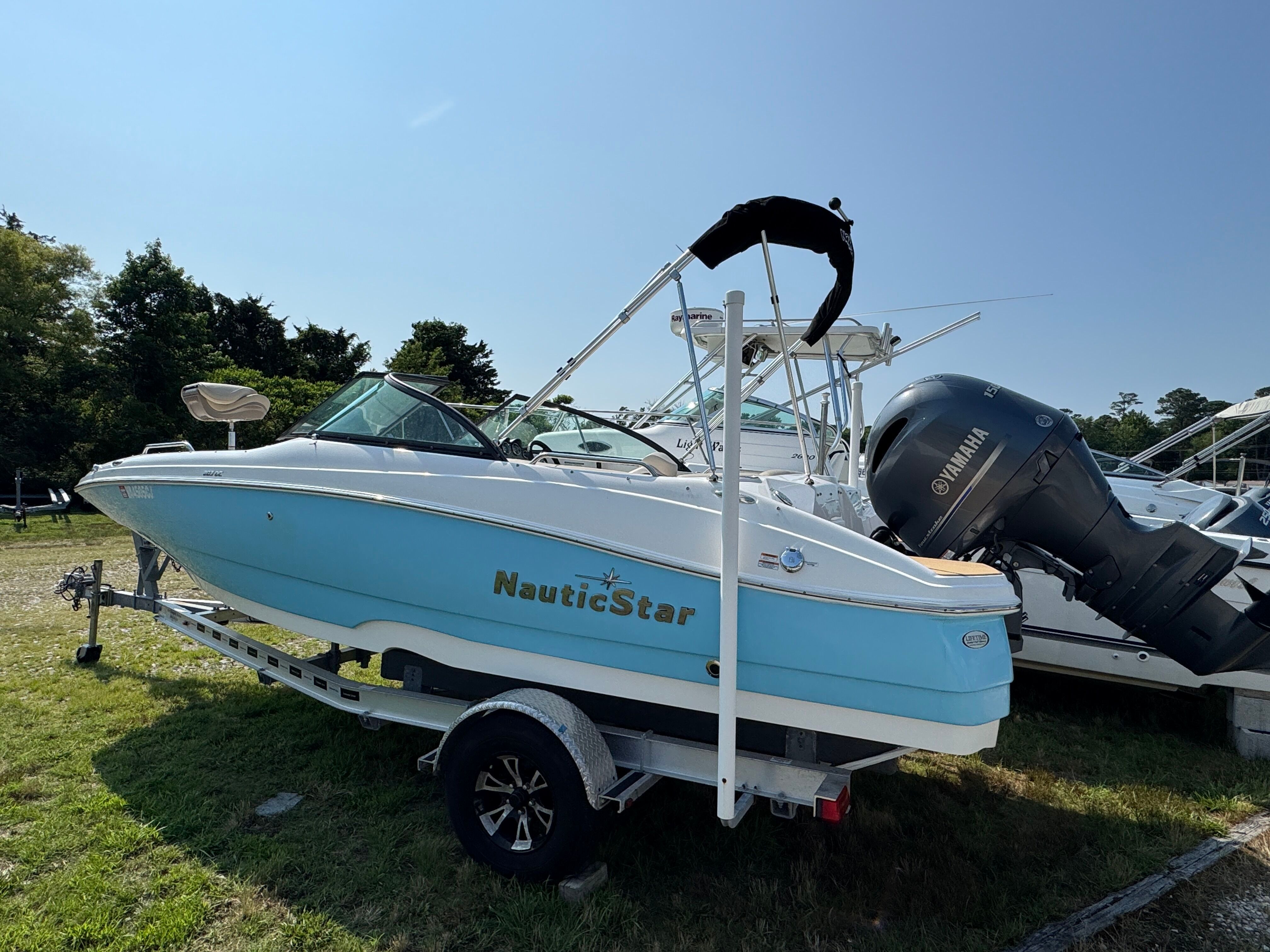 2022 NAUTICSTAR 203 DC - Image 3