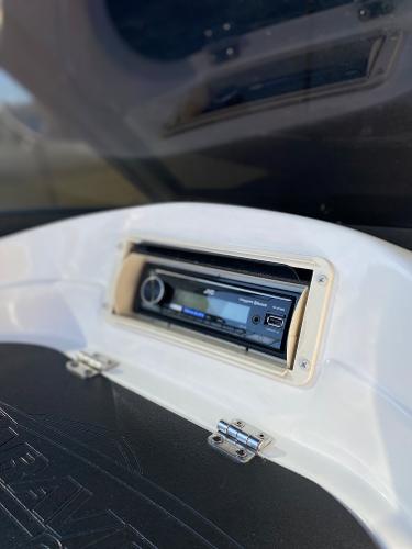 2019 Caravelle 19 EBo Bowrider stereo system close-up.