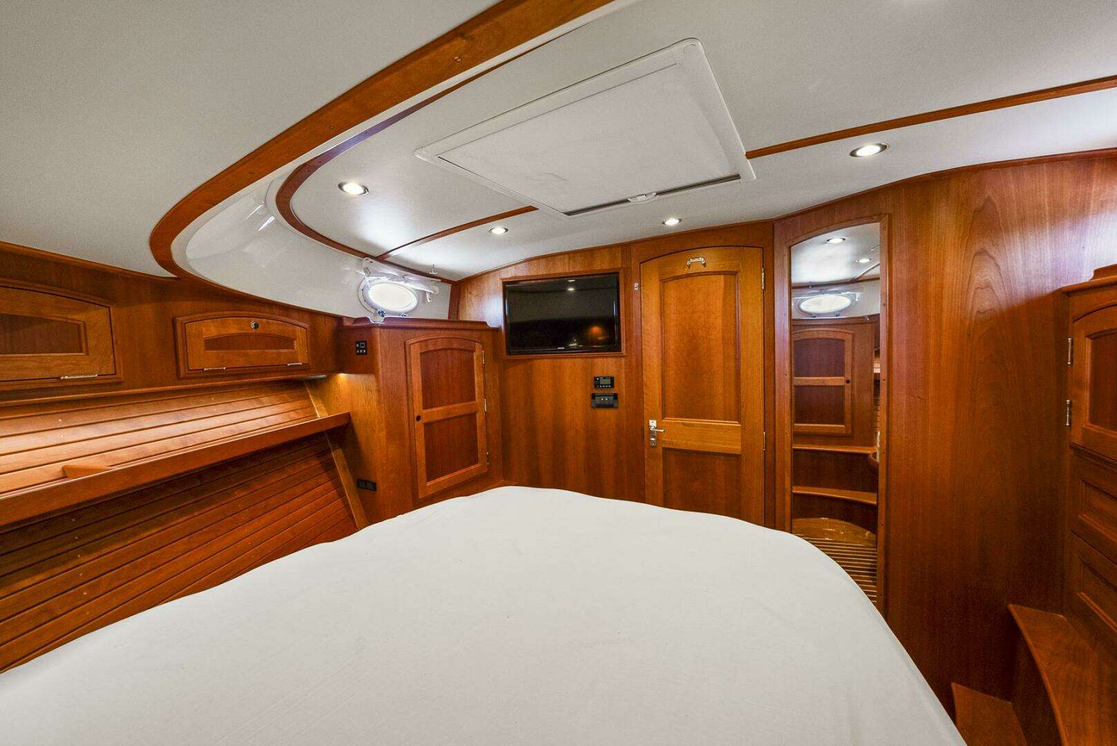 2017 Hinckley Talaria 43 - Image 28