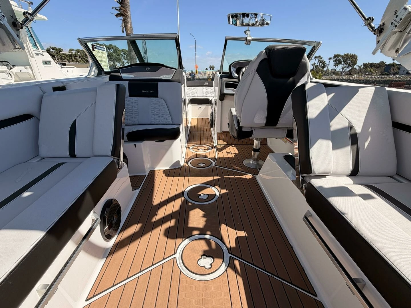 2021 Mastercraft X24 - Image 4