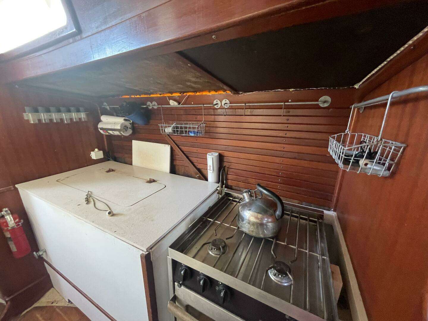 1982 Reliance 44 - Image 22