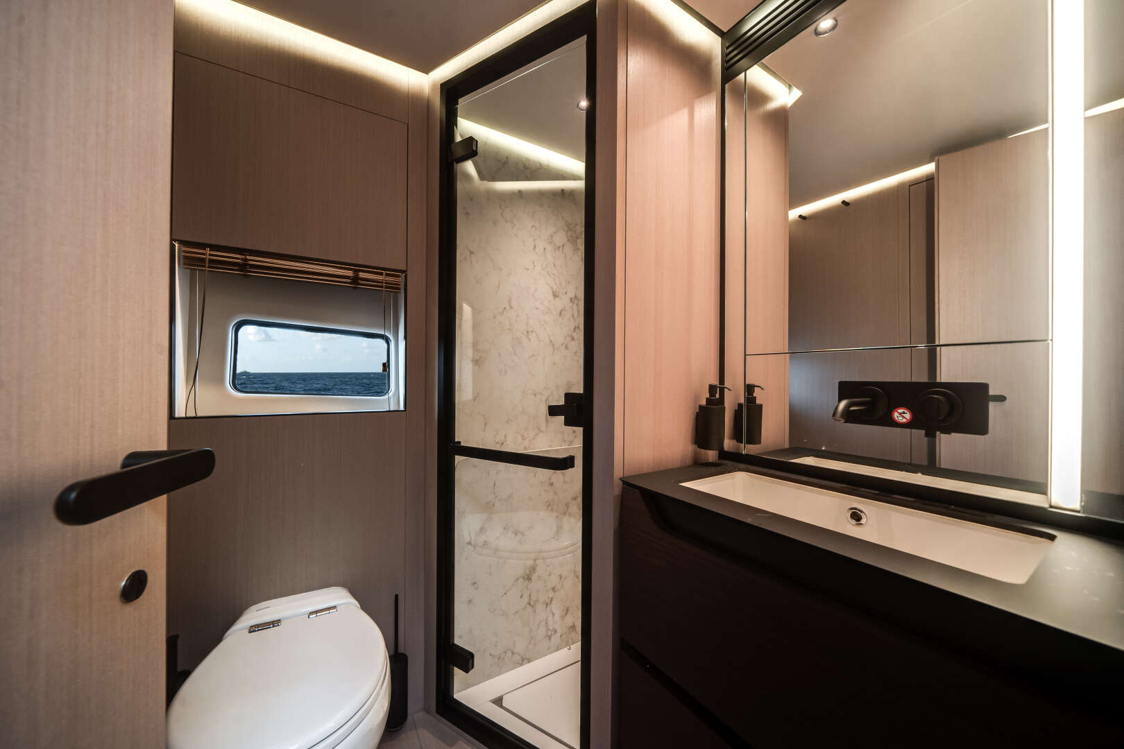 2026 Azimut S8 - Image 65
