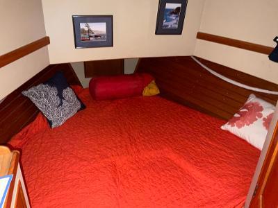 V-BERTH FORWARD WITH FILLER