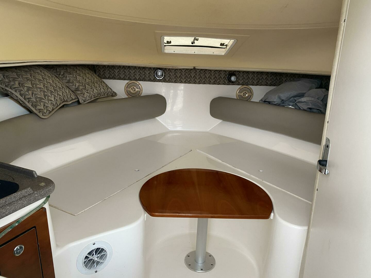 2003 Edgewater 265 Express - Image 16