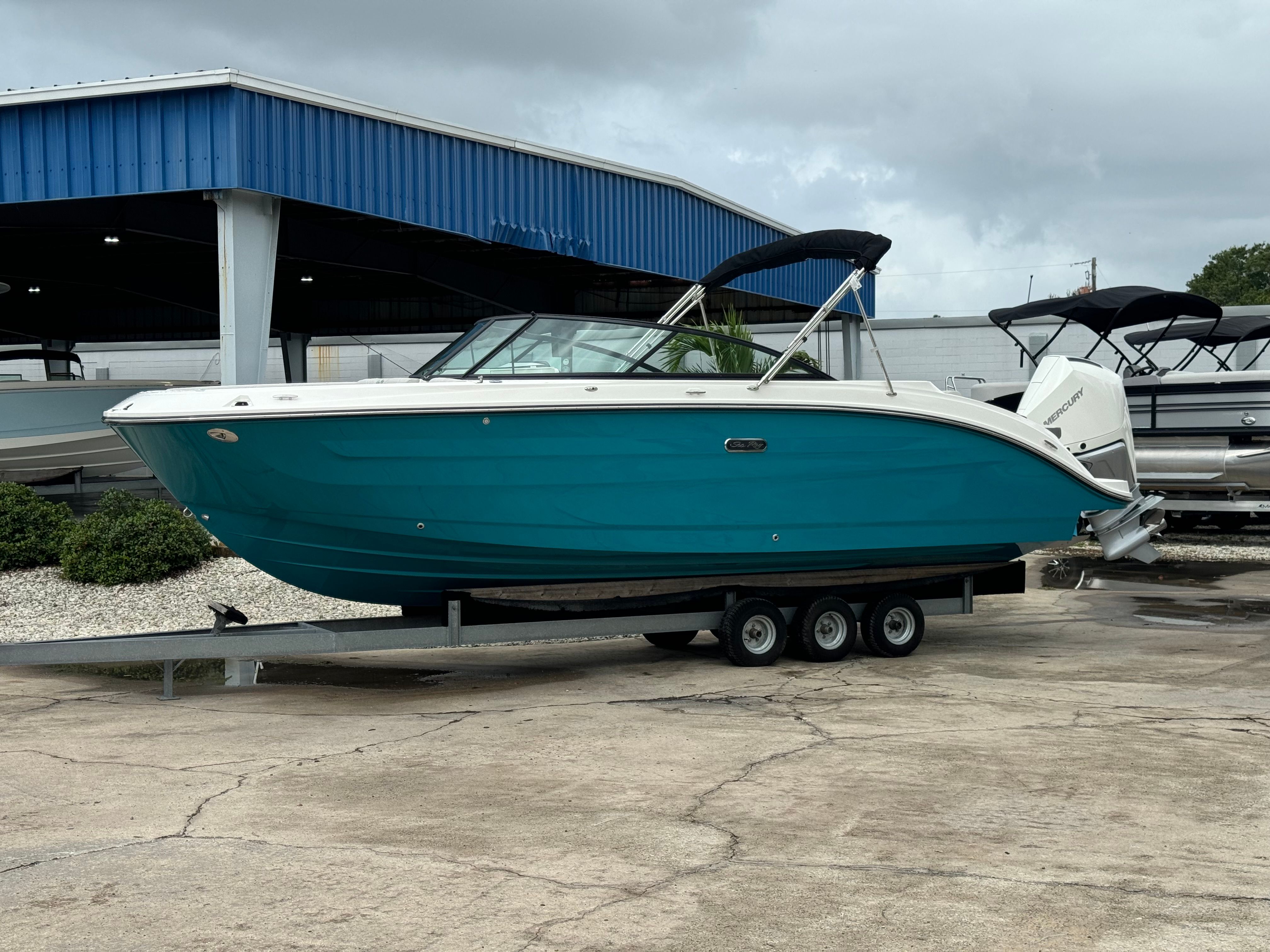 2026 Sea Ray SDX 250 Outboard