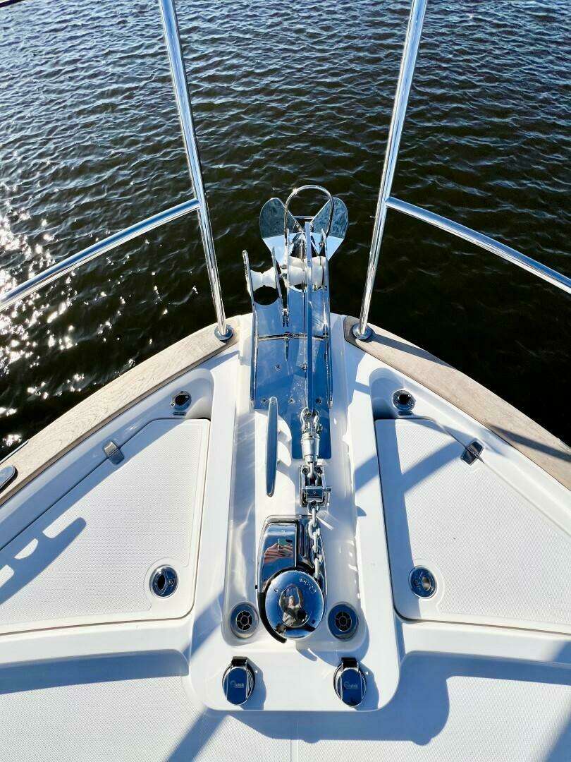 2027 Sabre 43 Salon Express - Image 29