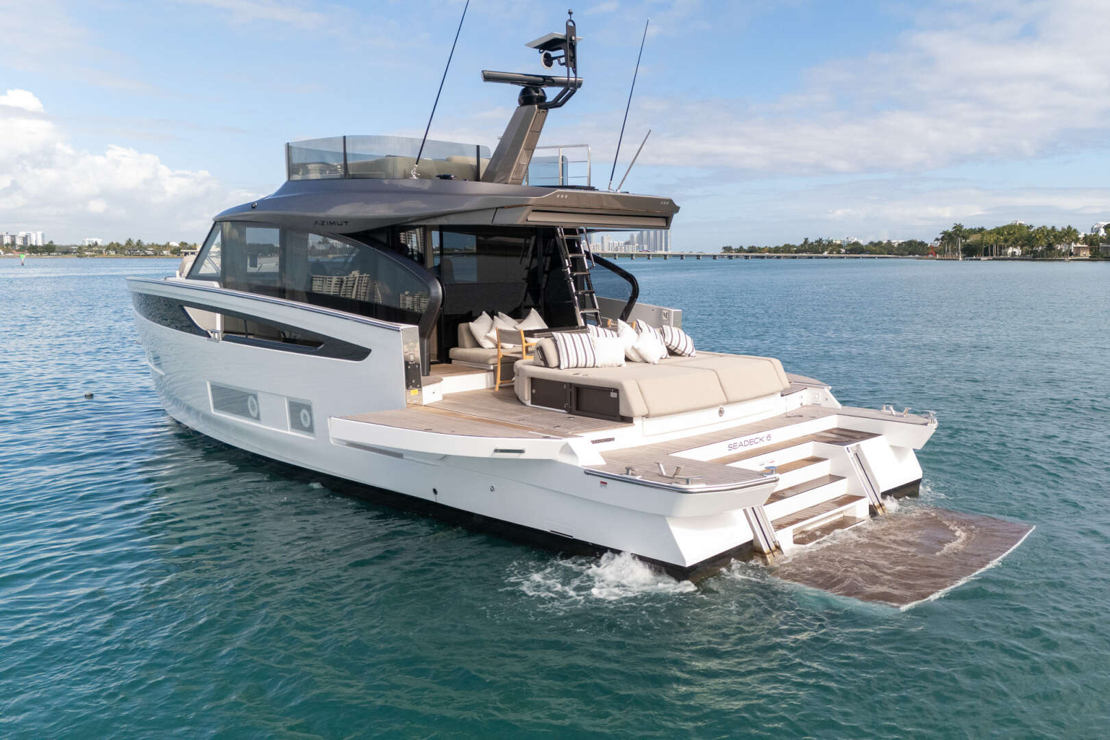 2026 Azimut Seadeck 6 - Image 12
