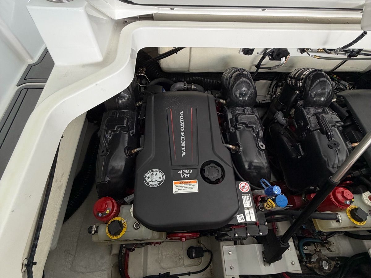 2024 Cobalt R33 Surf - 11