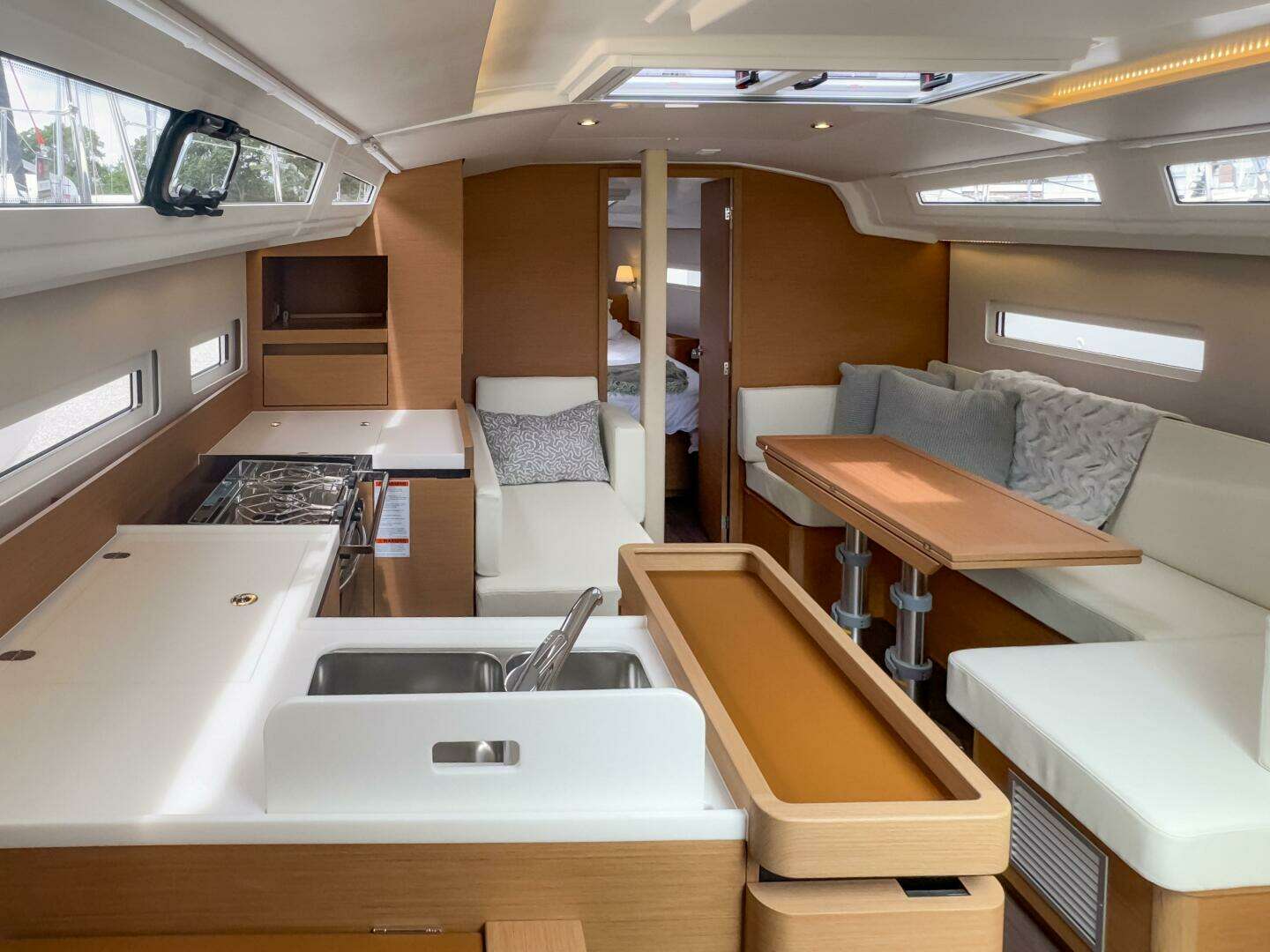 2024 Jeanneau Sun Odyssey 410 - Image 17