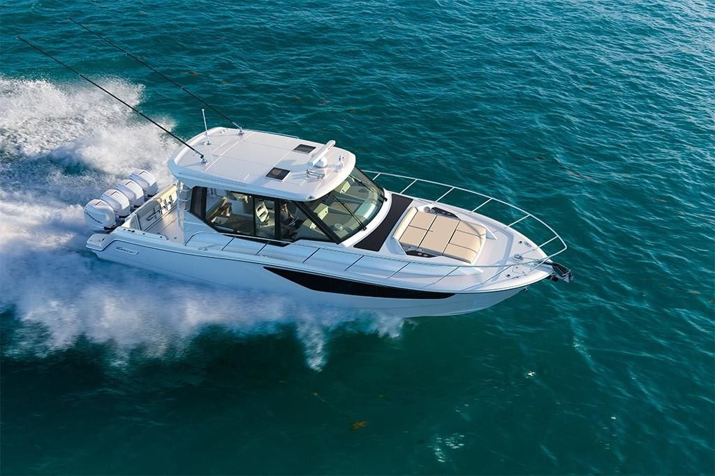 2023-Boston-Whaler-405-Conquest-MarineMax