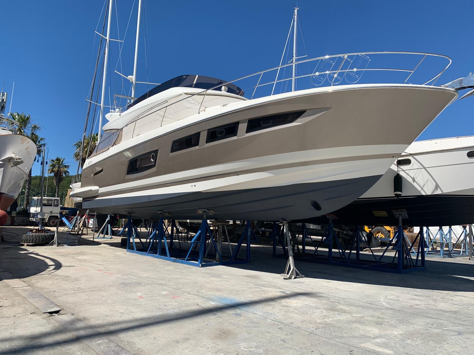 2018 Prestige 560
