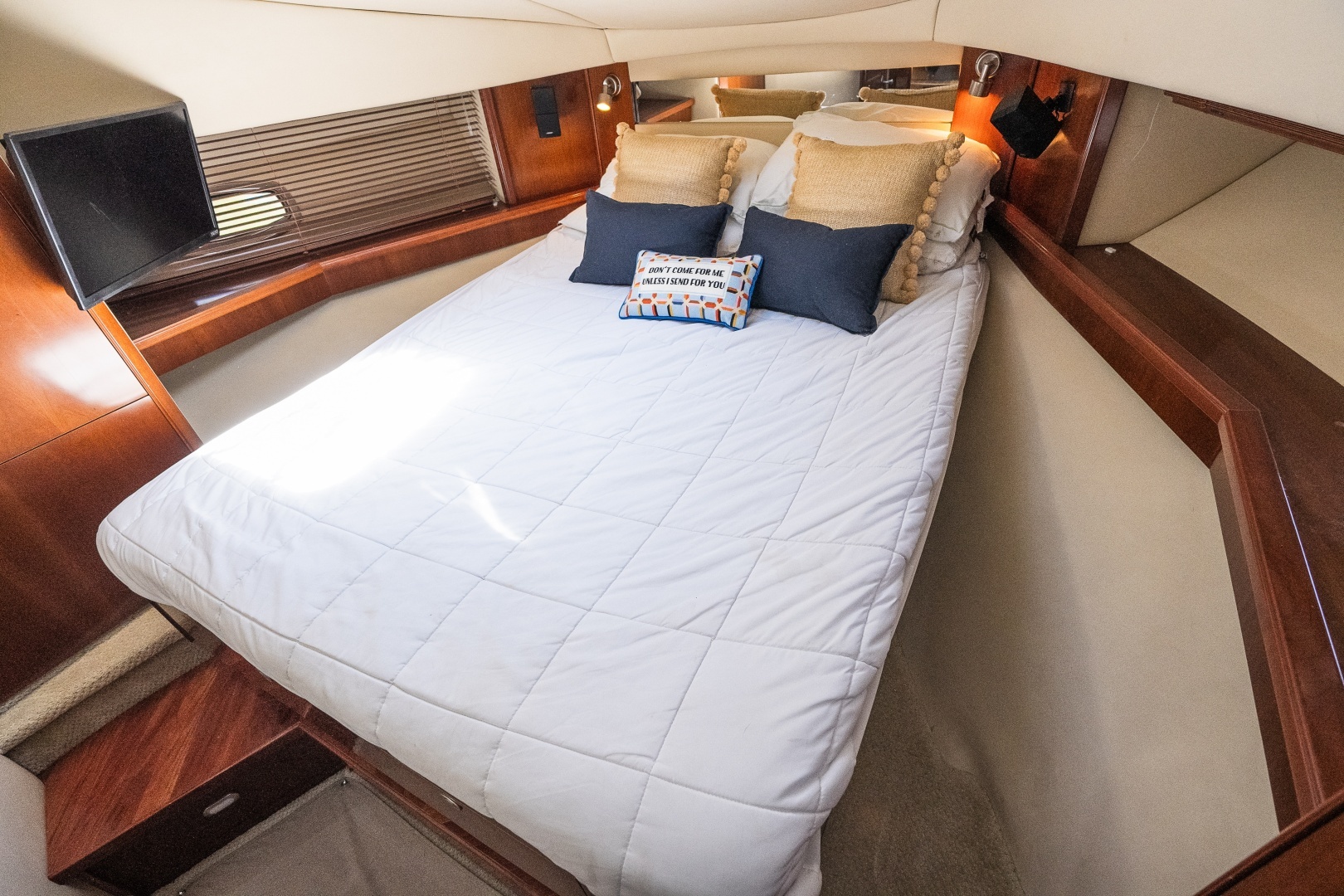 2005 Sea Ray 480 Motor Yacht - Image 42