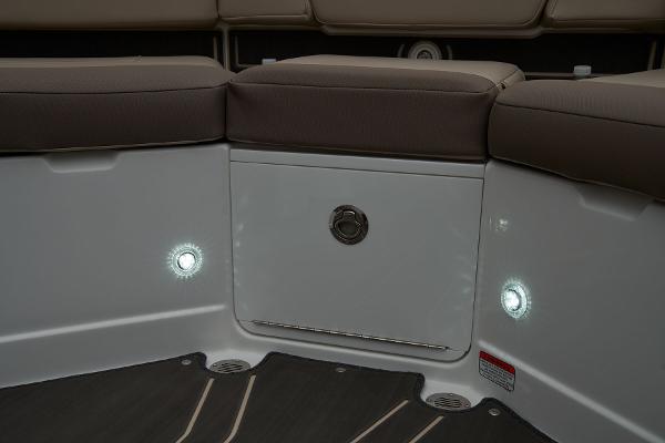 2025 Tahoe 210 S - 53