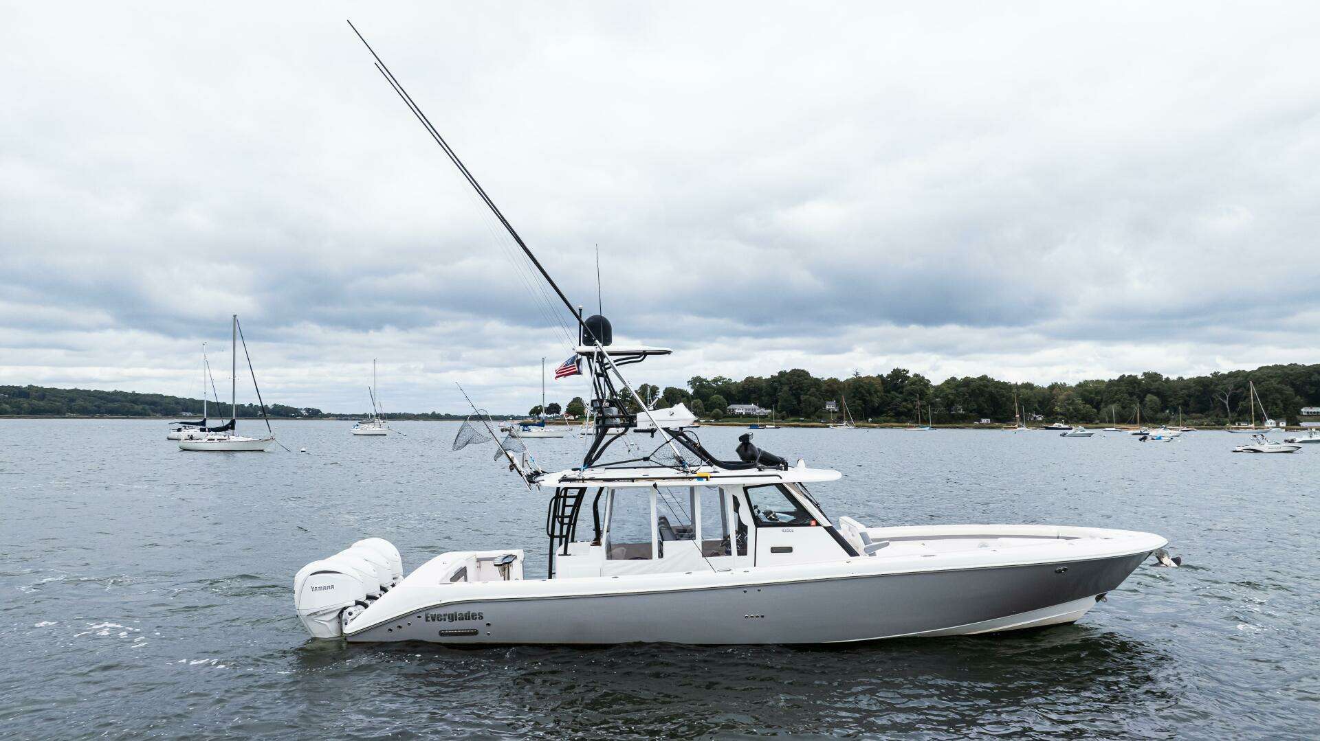 2017 Everglades 435 CC - Image 5