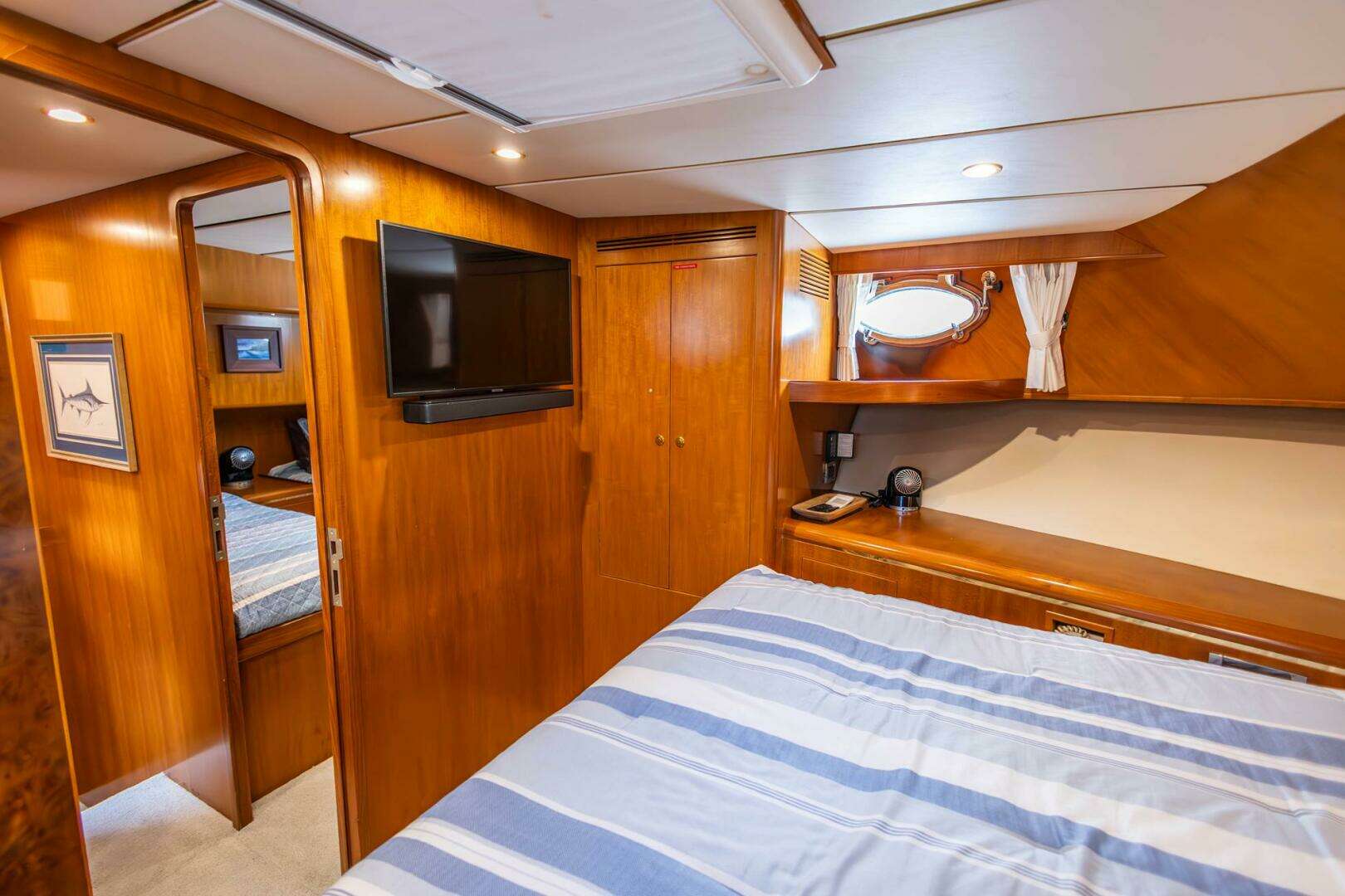 2005 Ocean Alexander Raised Pilothouse Flybridge Sedan - Image 21