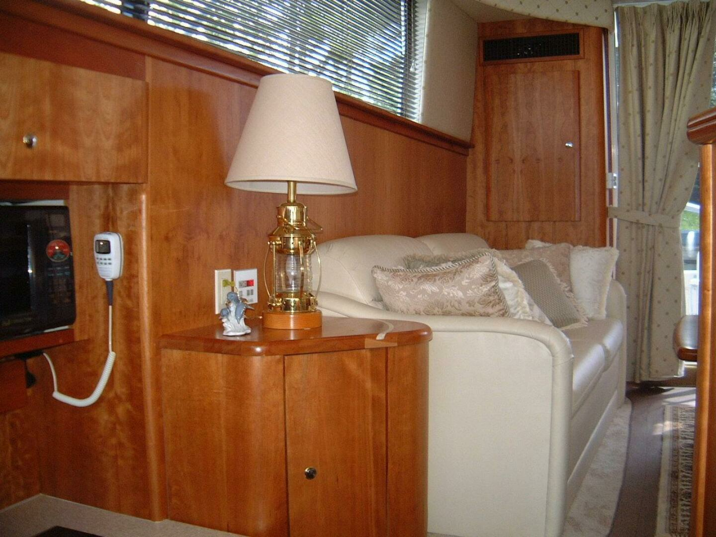 2000 Silverton 42 Convertible - Image 8