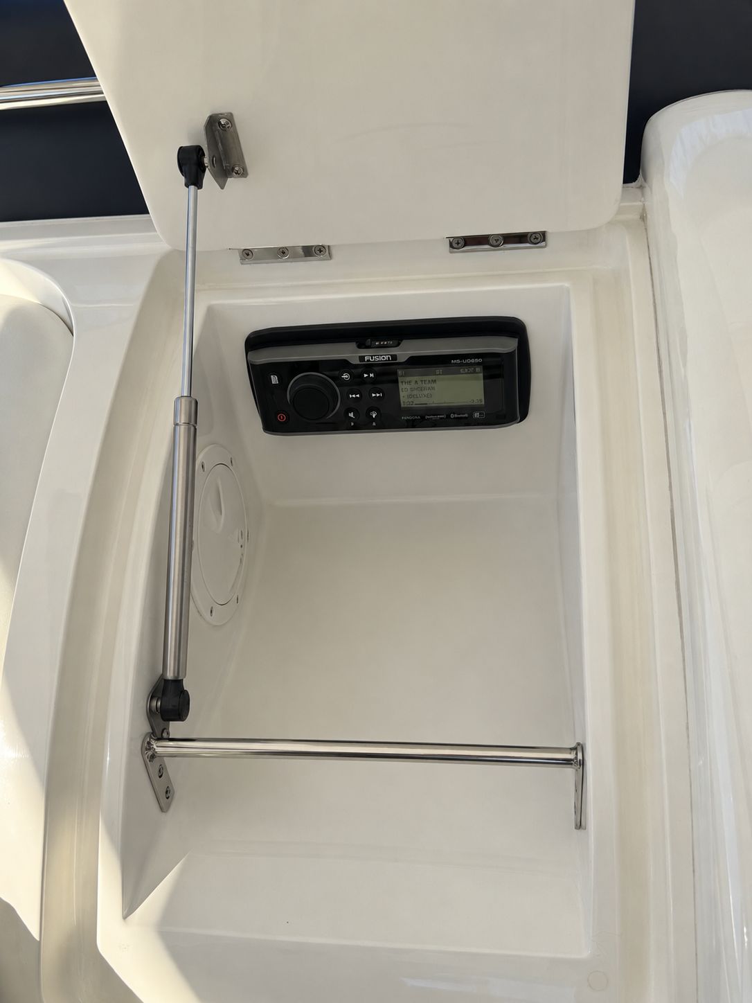 2004 Viking Princess V58 - 26