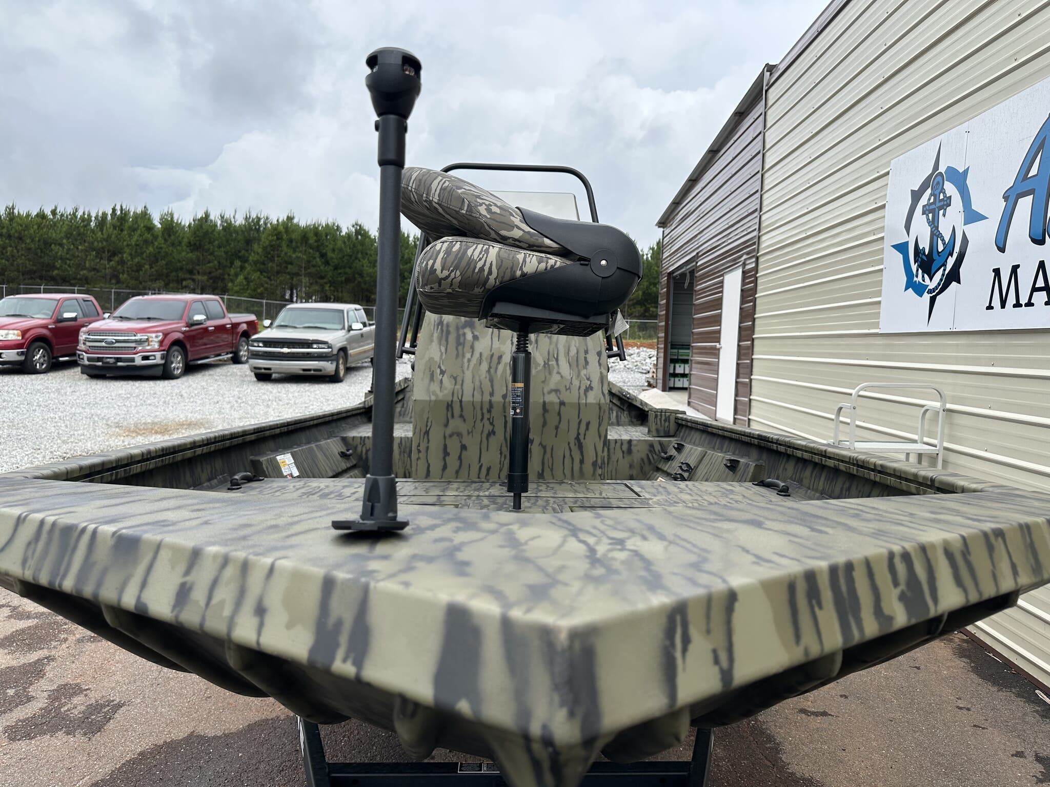 2026 Lowe Roughneck Center Console 1760 Pathfinder - 2