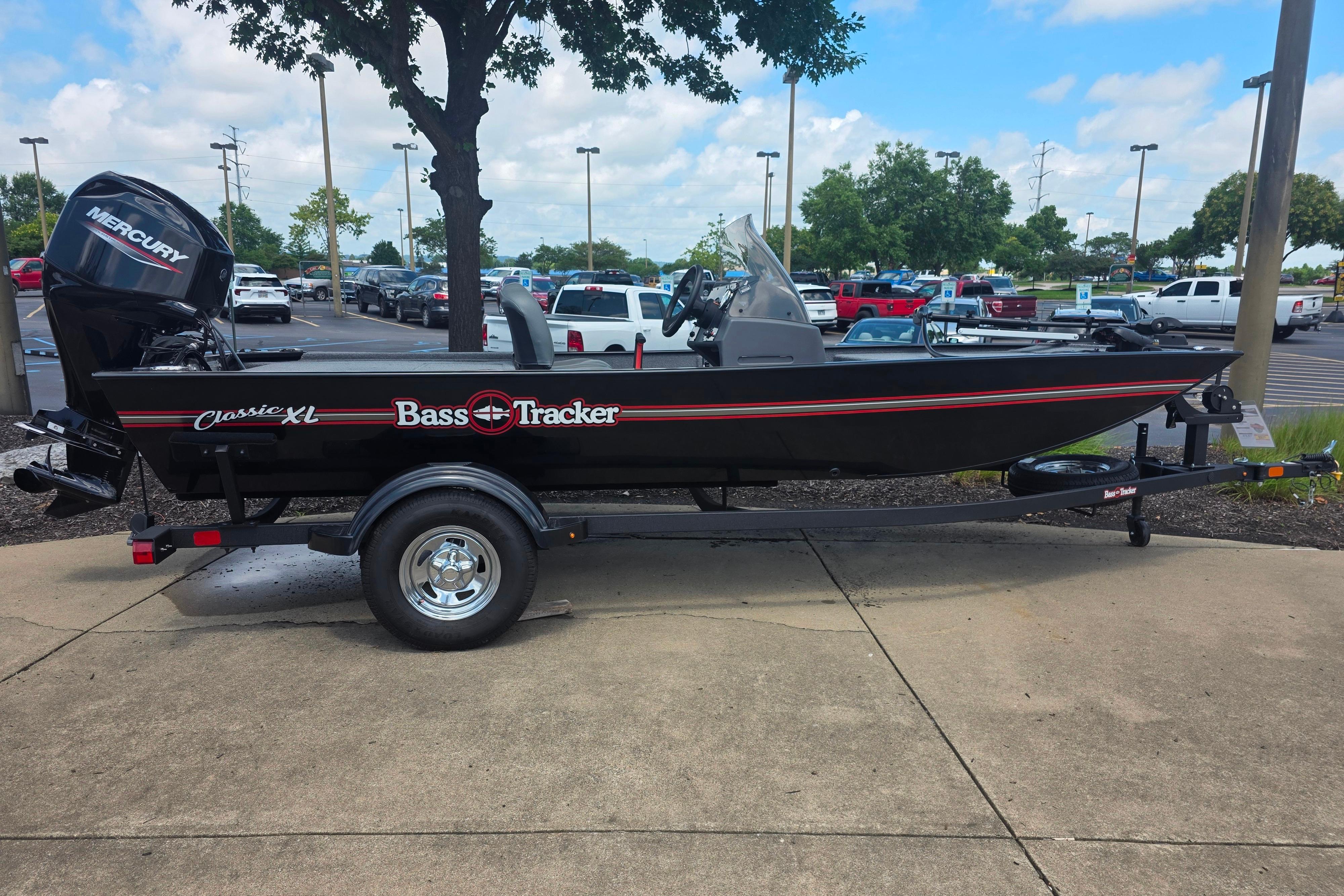 2026 Tracker Bass Tracker Classic XL