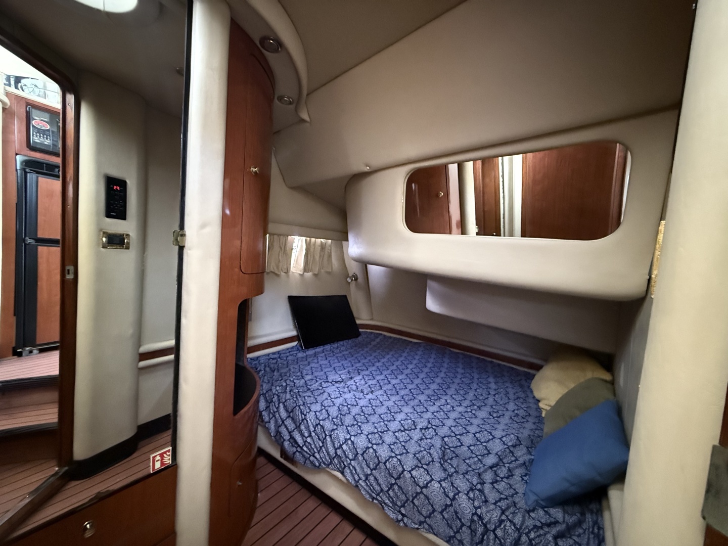 2001 Sea Ray 450 Express Bridge - Image 18