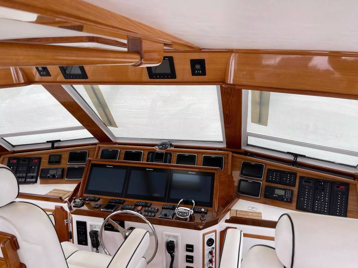 1998 Viking 54 Sport Yacht - Image 7