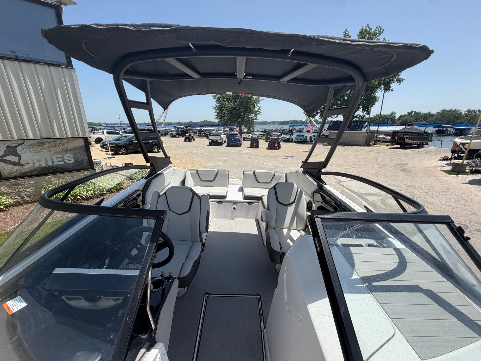 2021 Yamaha Boats AR250 - 17